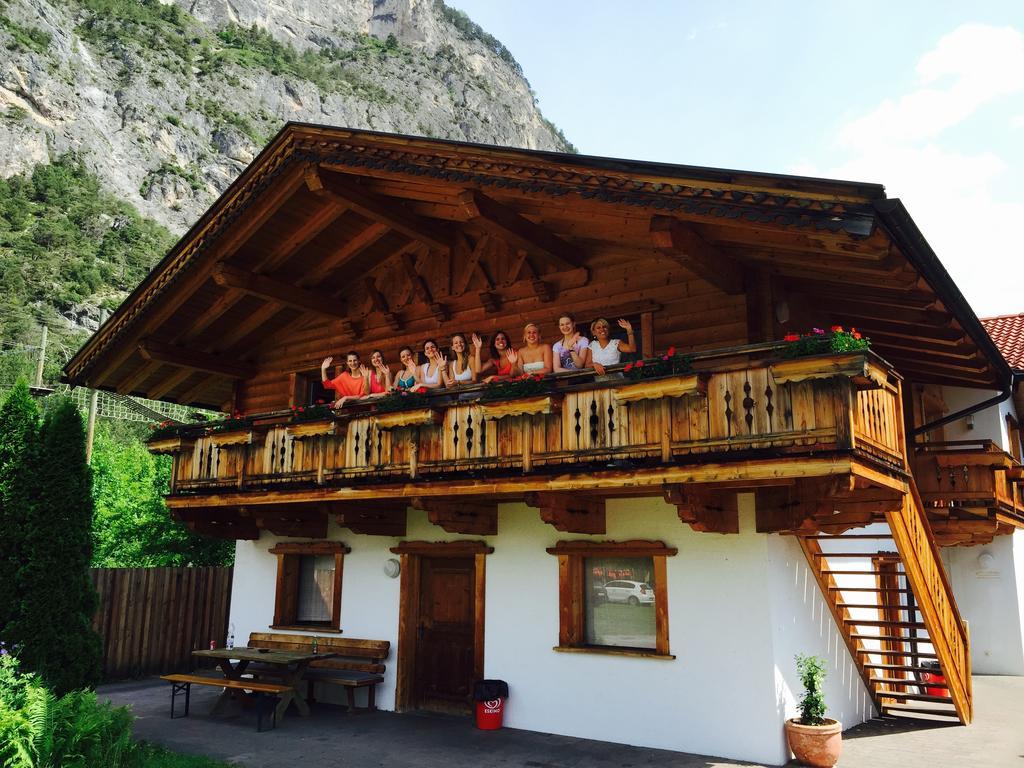 Inn-Side Adventure Cabins Haiming Oda fotoğraf