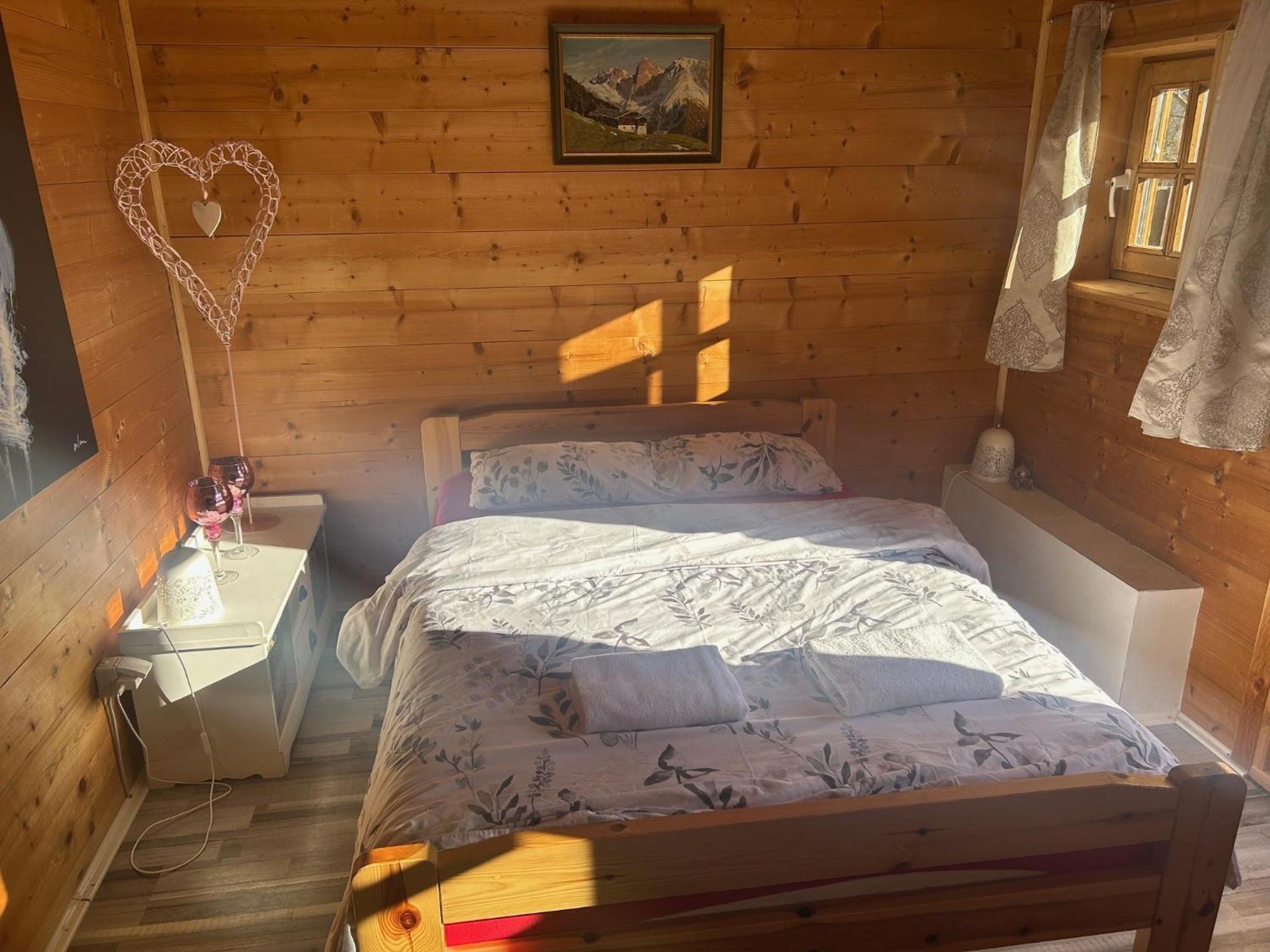 Inn-Side Adventure Cabins Haiming Dış mekan fotoğraf