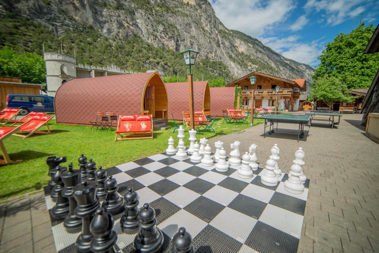 Inn-Side Adventure Cabins Haiming Dış mekan fotoğraf