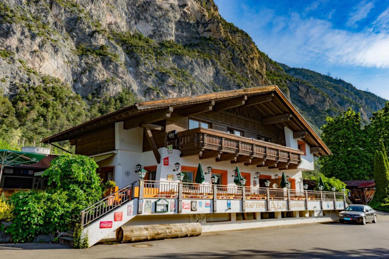 Inn-Side Adventure Cabins Haiming Dış mekan fotoğraf